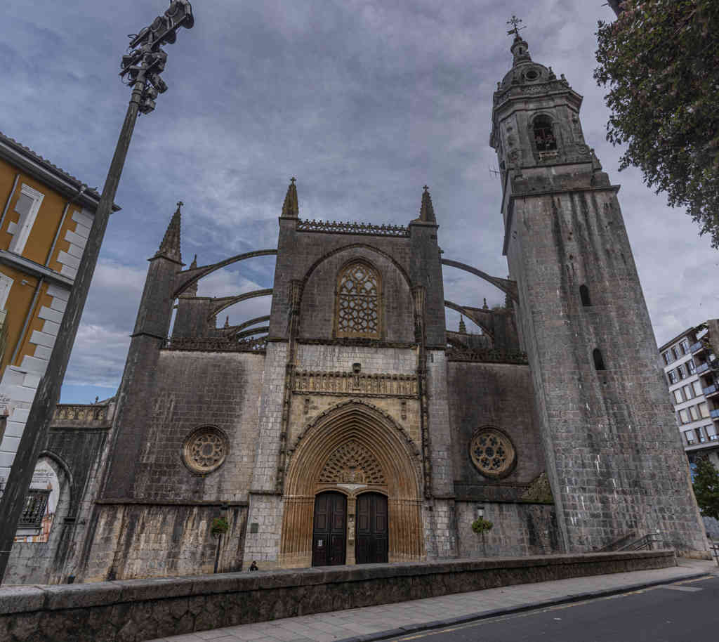 Vizcaya - Lequeitio 08 - basílica de Santa Maria de Lequeitio.jpg